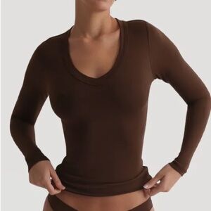 My Outfit Online V-Shape Long Sleeve T-Shirt - Chocolate - Medium